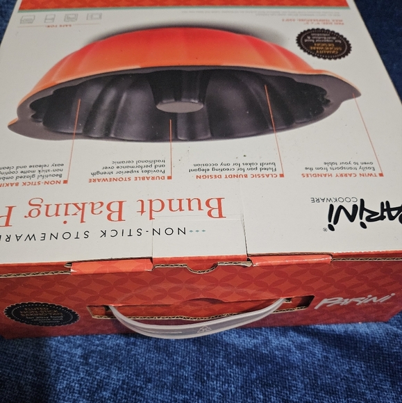 Parini Bundt Pan Nonstick Stoneware - Picture 3 of 4